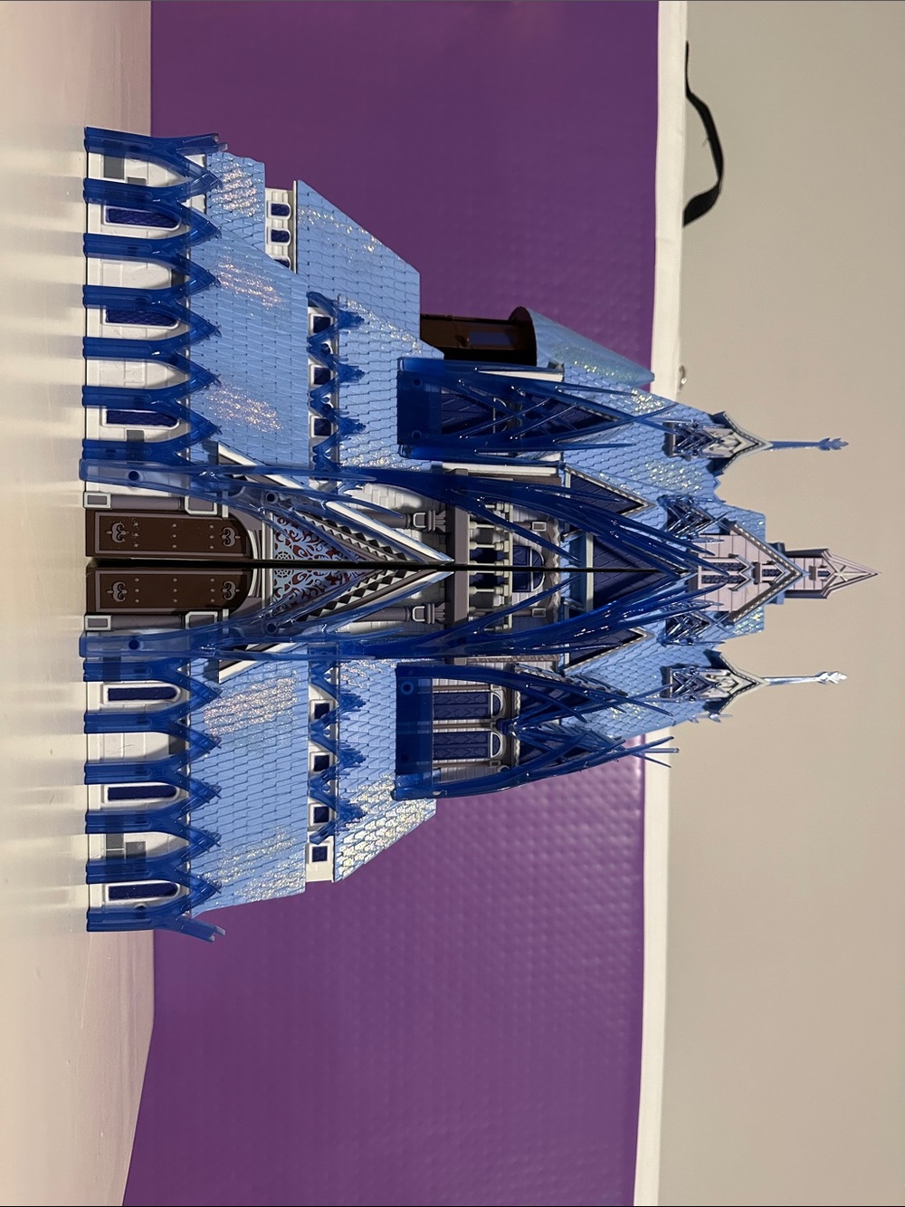 Disney Frozen 2 Castle Colorful Light Show and Sounds Playset Toy